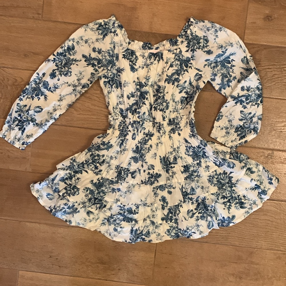 GAP LoveShackParty, New without tagsM(8-9)
Blue Floral Girls' Dress